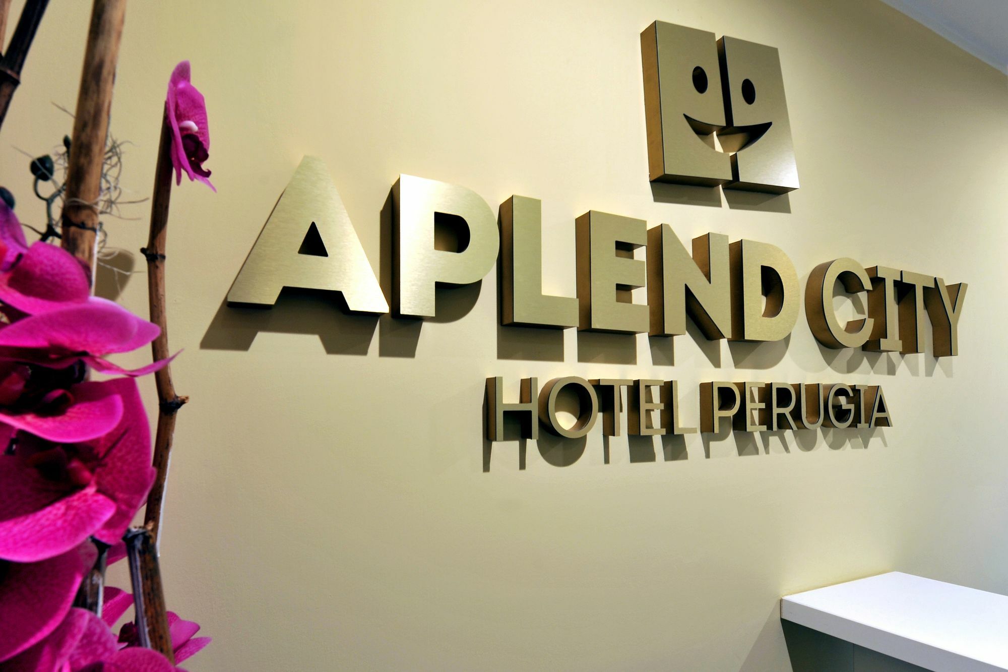 Aplend City Laurinska 11 Bratislava Exterior foto